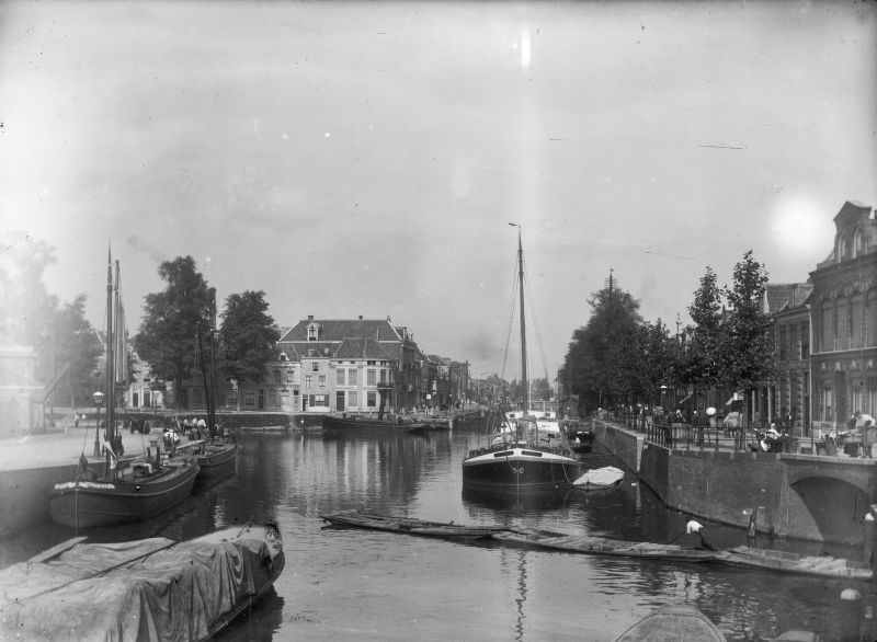 bemuurde weerd web